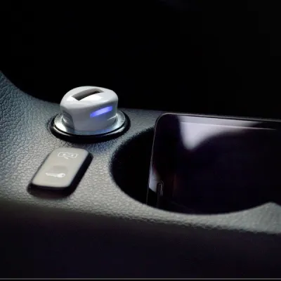 Sturdo autonabíjačka USB, 2A, biela